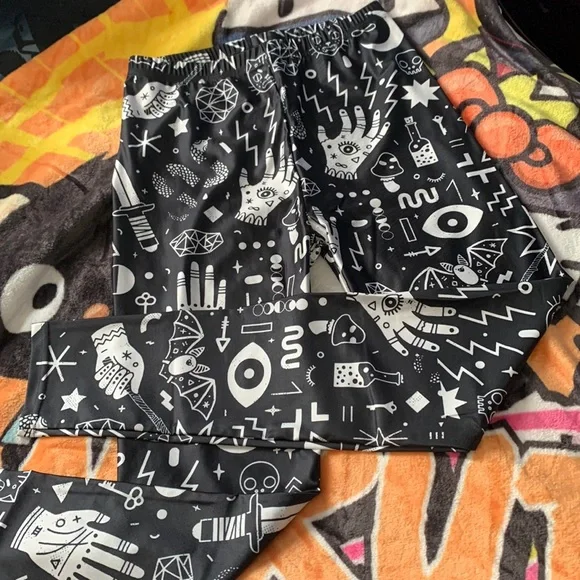 Witchy Goth Occult Leggings - Picture 1 of 6